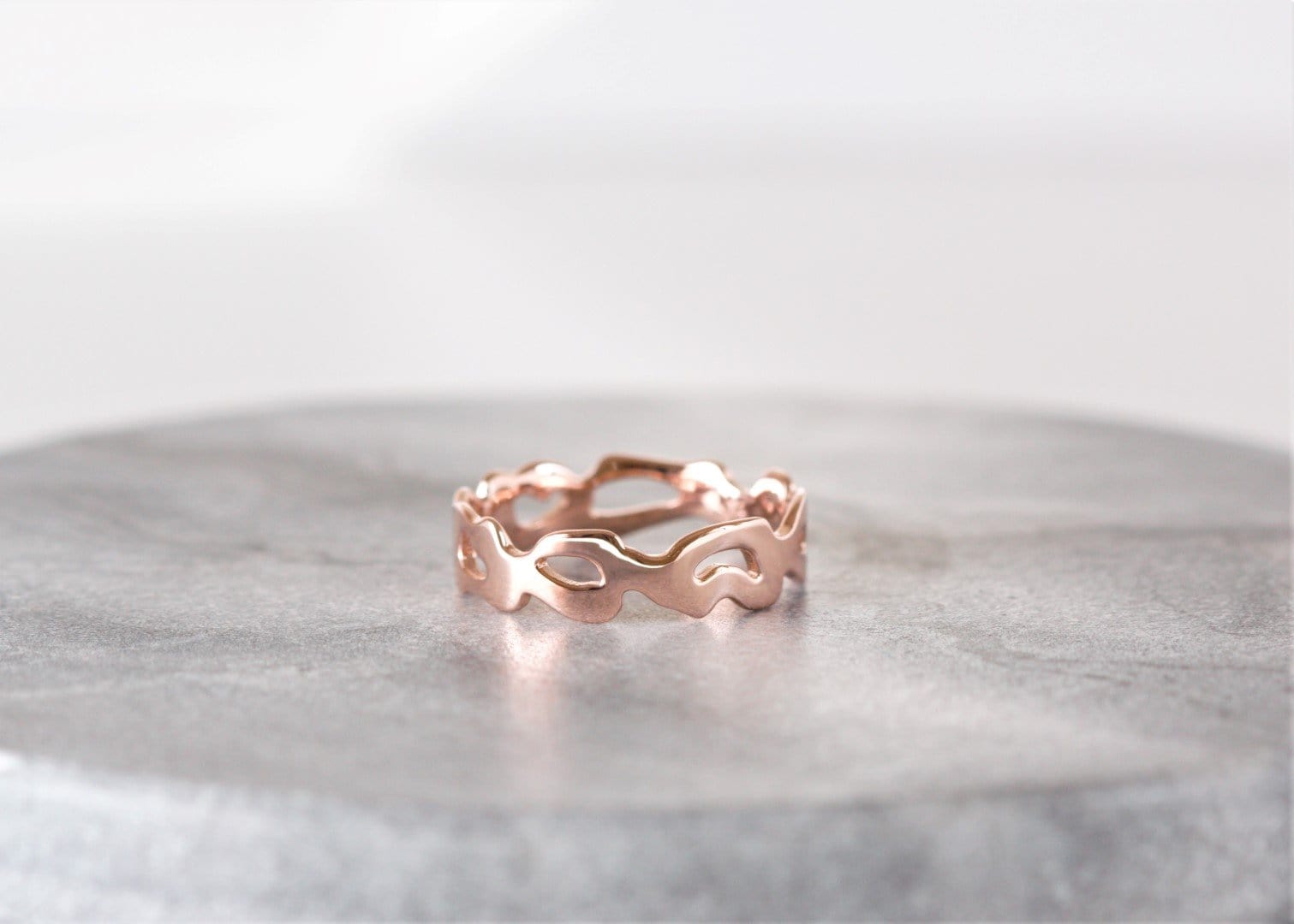 14k Gold Monstera Leaf Wedding Band - Vinny & Charles