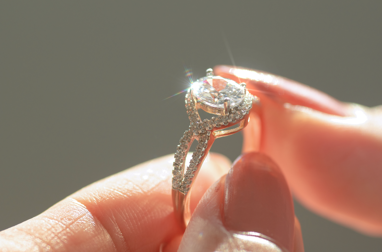 Buying an Engagement Ring in Australia vs Overseas: Pros &amp; Cons