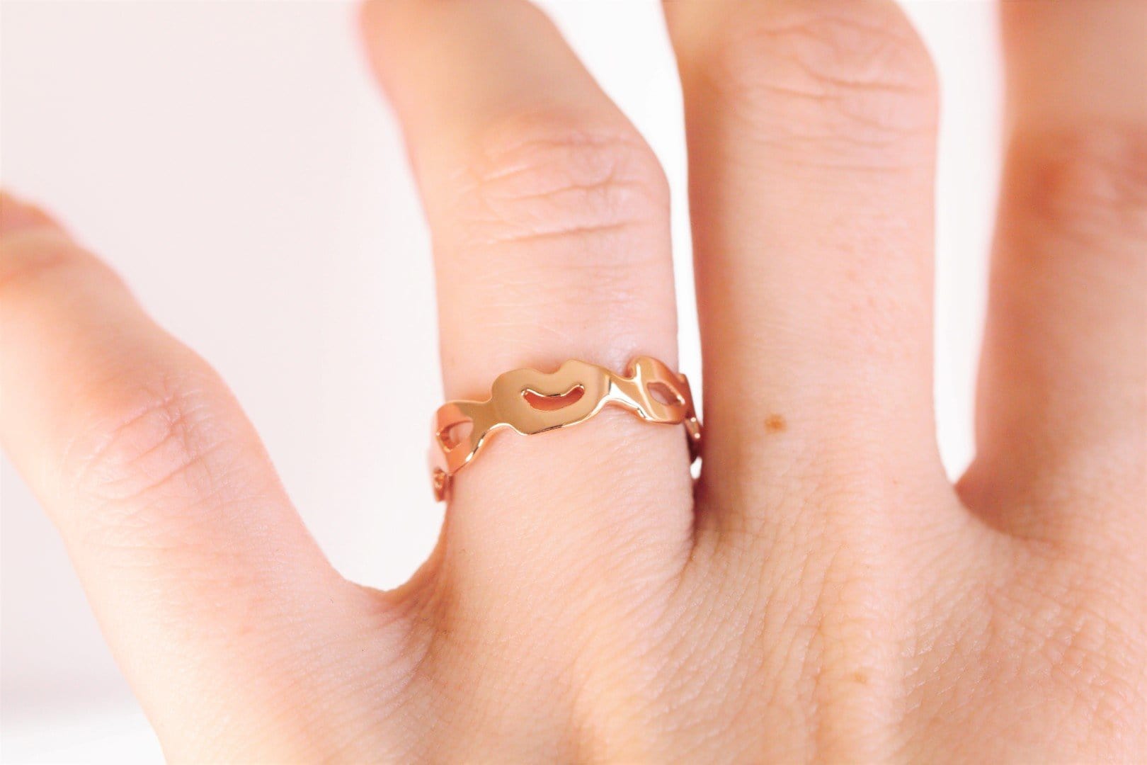 14k Gold Monstera Leaf Wedding Band - Vinny &amp; Charles